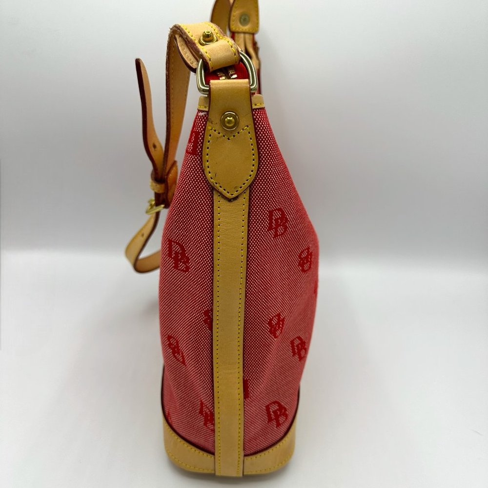 ⭐️⭐️SOLD⭐️⭐️ Dooney & Bourke Signature Canvas/Leather Shoulder Tote - Picture 5 of 15